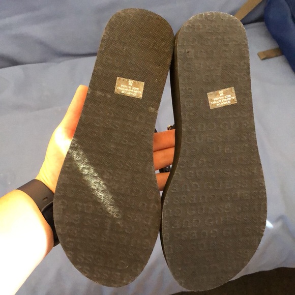 Guess Platform Flip-flops - Picture 3 of 4